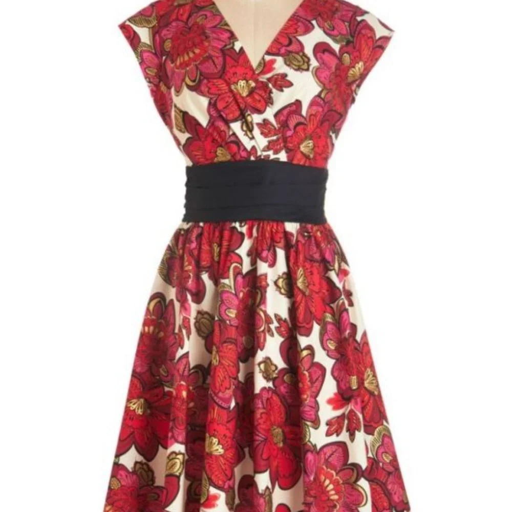 Modcloth + Retrolicious "Pretty on a Park Bench" - Picture 2 of 2